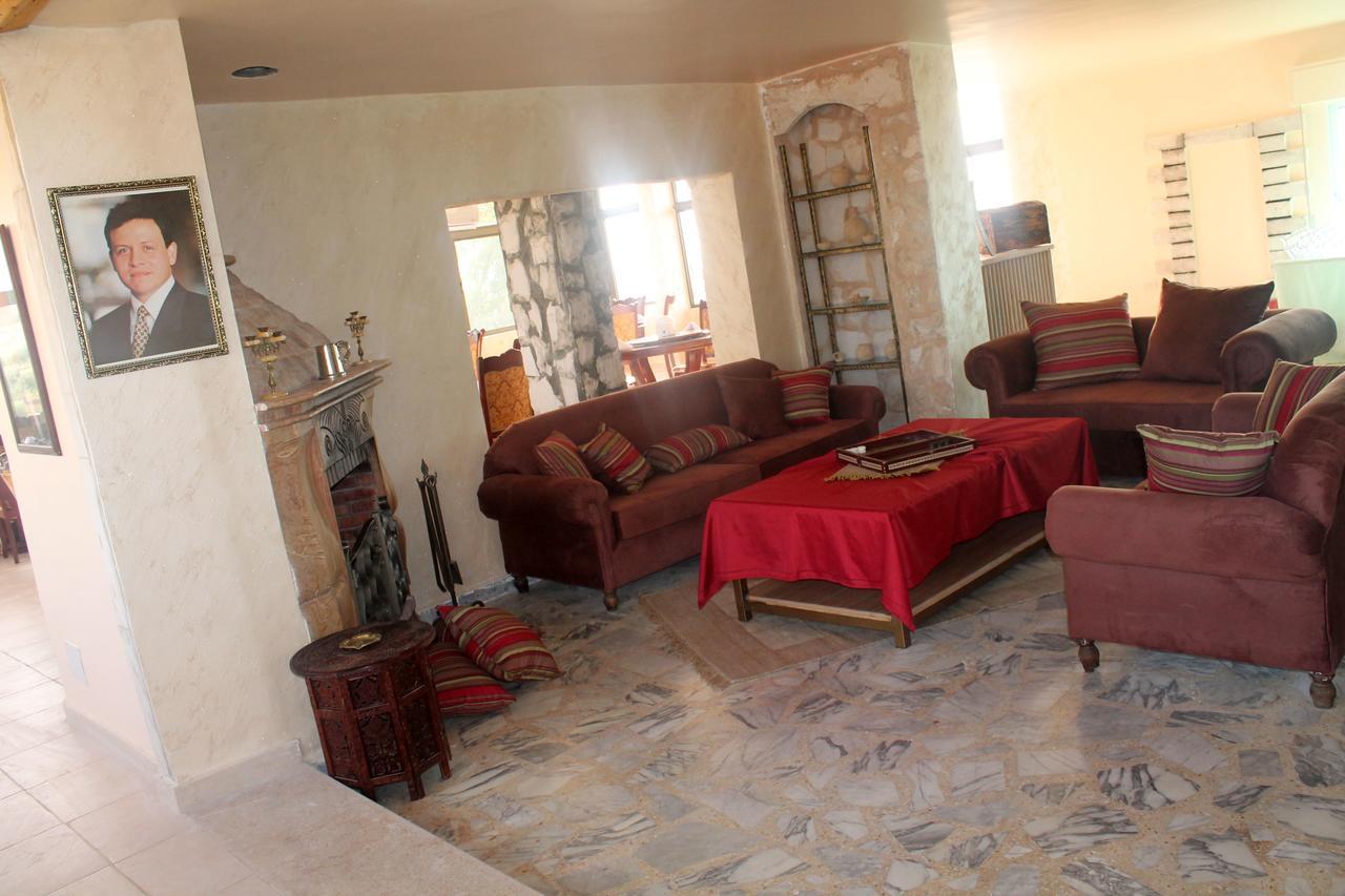 הוילה מאדאבה Town Of Mount Nebo מראה חיצוני תמונה