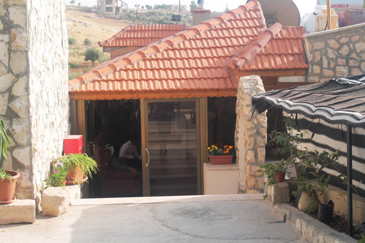 הוילה מאדאבה Town Of Mount Nebo מראה חיצוני תמונה